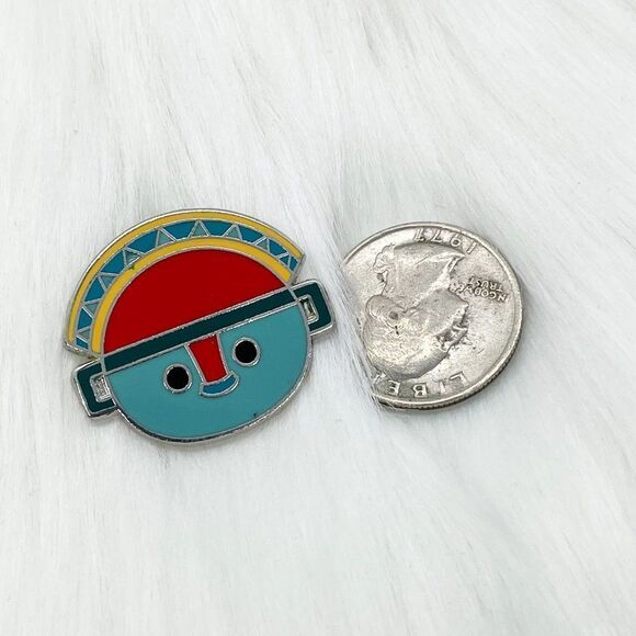 🔮 5/25 Disney Adventureland Tiki God Tsum Tsum Pin - Picture 2 of 3